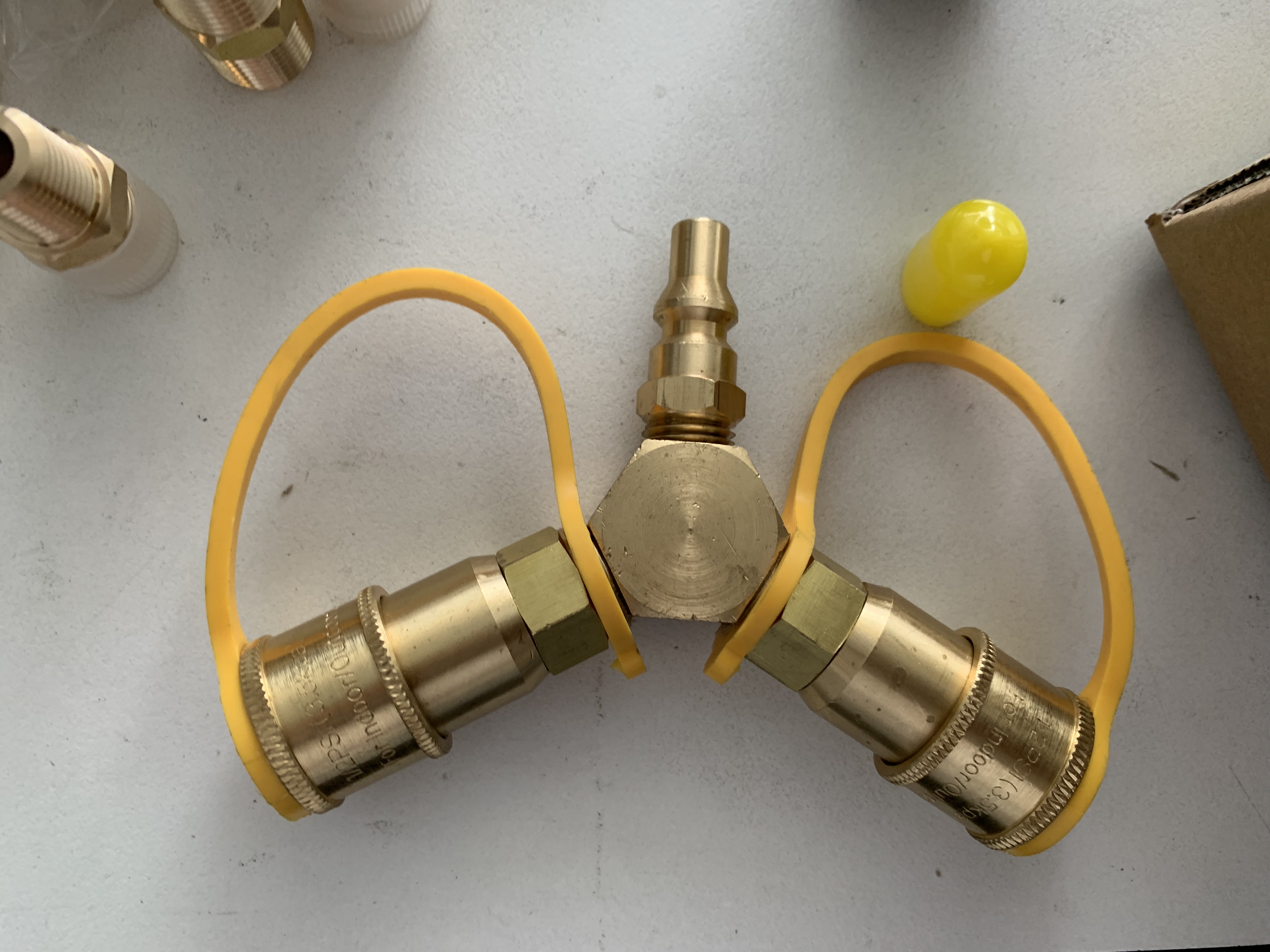 1/4" Brass Y-Splitter Propane Quick Connect and Disconnect 